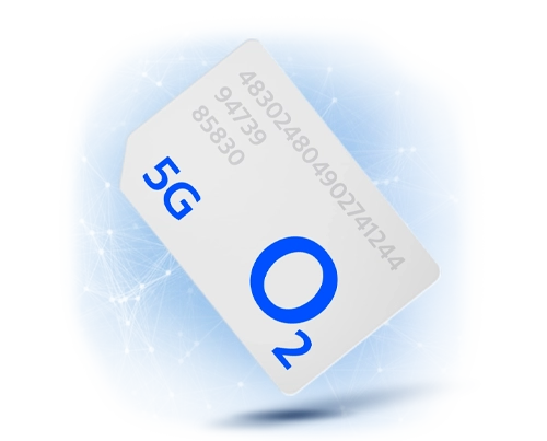 5G O2 SIM karta s modrou září v pozadí