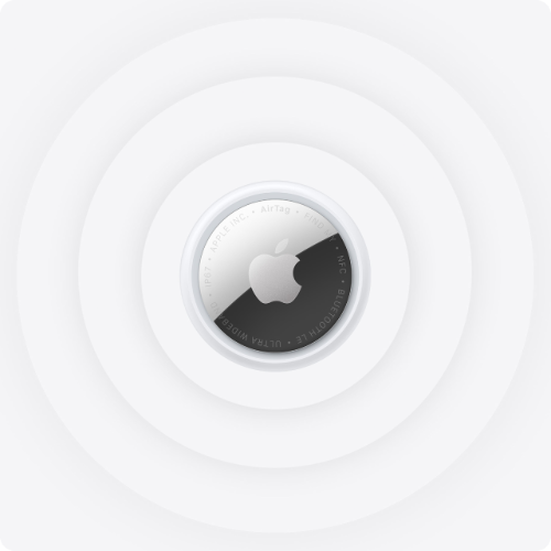 Lokátor Apple AirTag na bílém pozadí