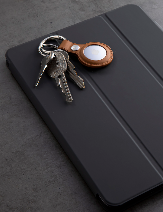 Kryt Epico Leather pro O2 Tag a Air Tag, hnědá