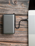 Cestovní powerbanka Swissten 25000 mAh s integrovaným kabelem USB-C, šedá