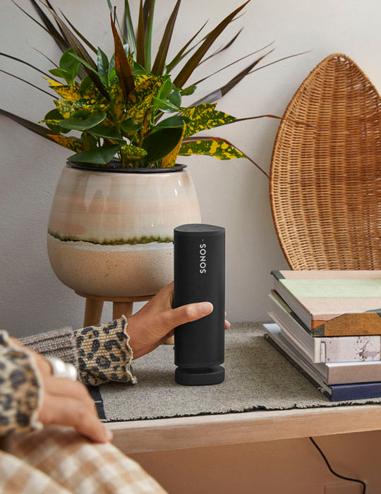 Reproduktor Sonos Roam s Bluetooth a multiroom, černá