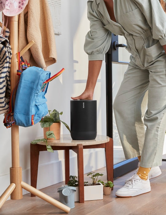 Reproduktor Sonos Move s Bluetooth a multiroom, černá